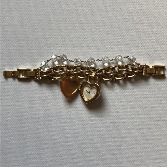 Preloved guess heart watch, non working $20 - Picture 4 of 4